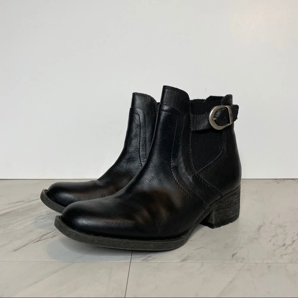 Born Mohan Black Leather Bootie 6 1/2